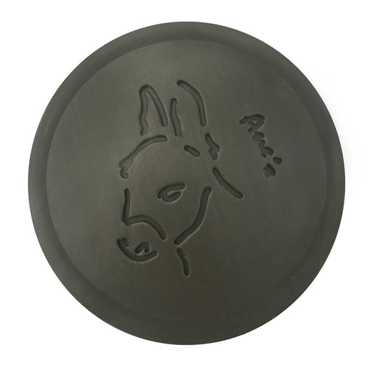 Savon visage et corps à l'huile d'argan enrichi en lait d'ânesse frais et bio. Fabrication artisanale. Format économique: 160g.