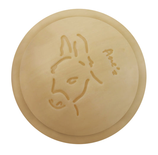 Savon visage et corps surgras enrichi en lait d'ânesse frais et bio. Fabrication artisanale. Format économique: 160g.